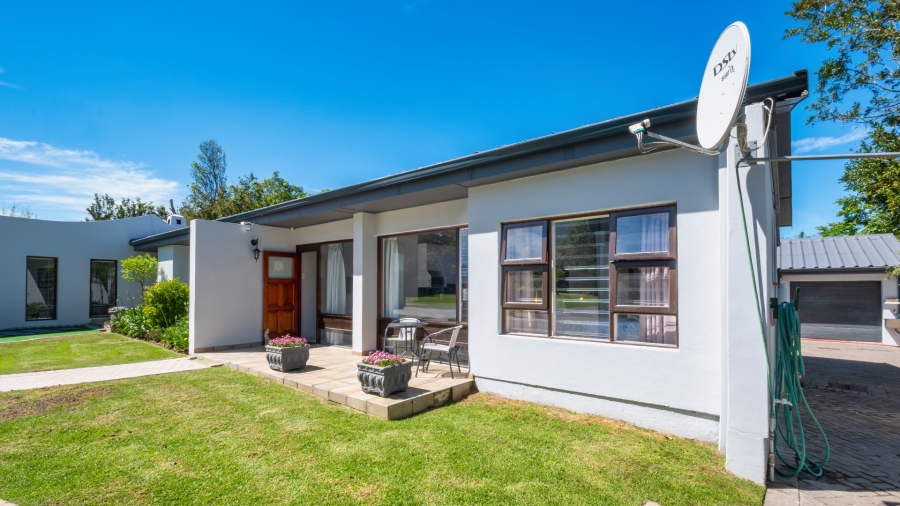 4 Bedroom Property for Sale in Heatherlands Western Cape